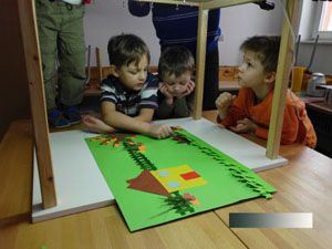Kinder mit Legetrick